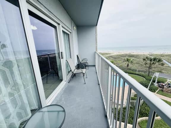 Ocean Edge Oasis -Aquarius 3rd floor