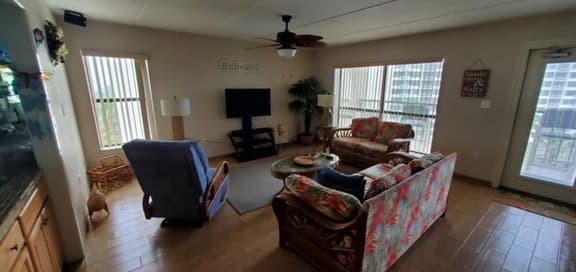 Saida IV 4709 - Two Bedroom Beachfront